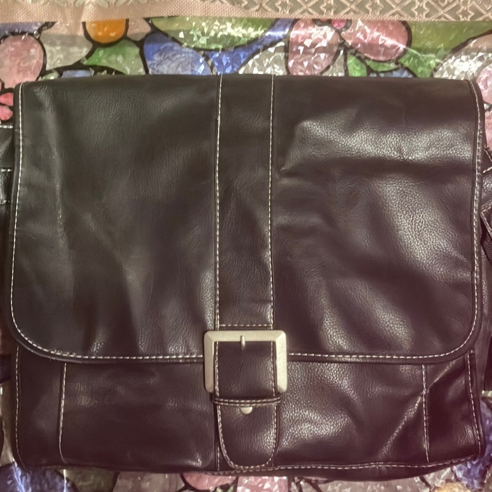 On The Move Messenger bag